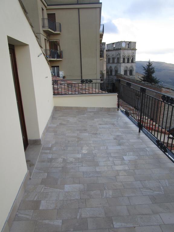 Residence Ventimiglia Gangi Exteriör bild